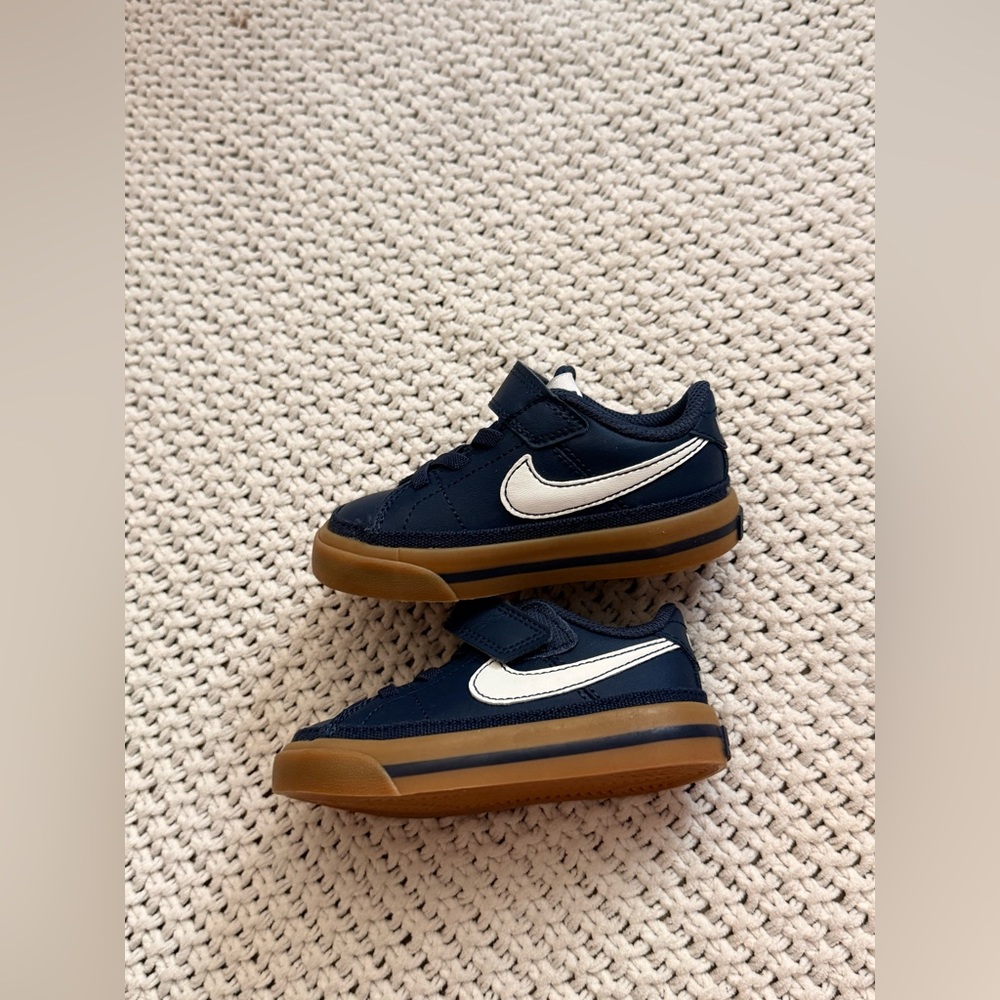 Nike Kids Dark Blue and White Sneakers